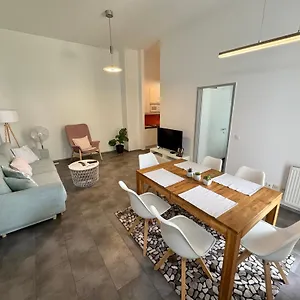 apartment-gutarra-ii.vienna-besthotels.com/
